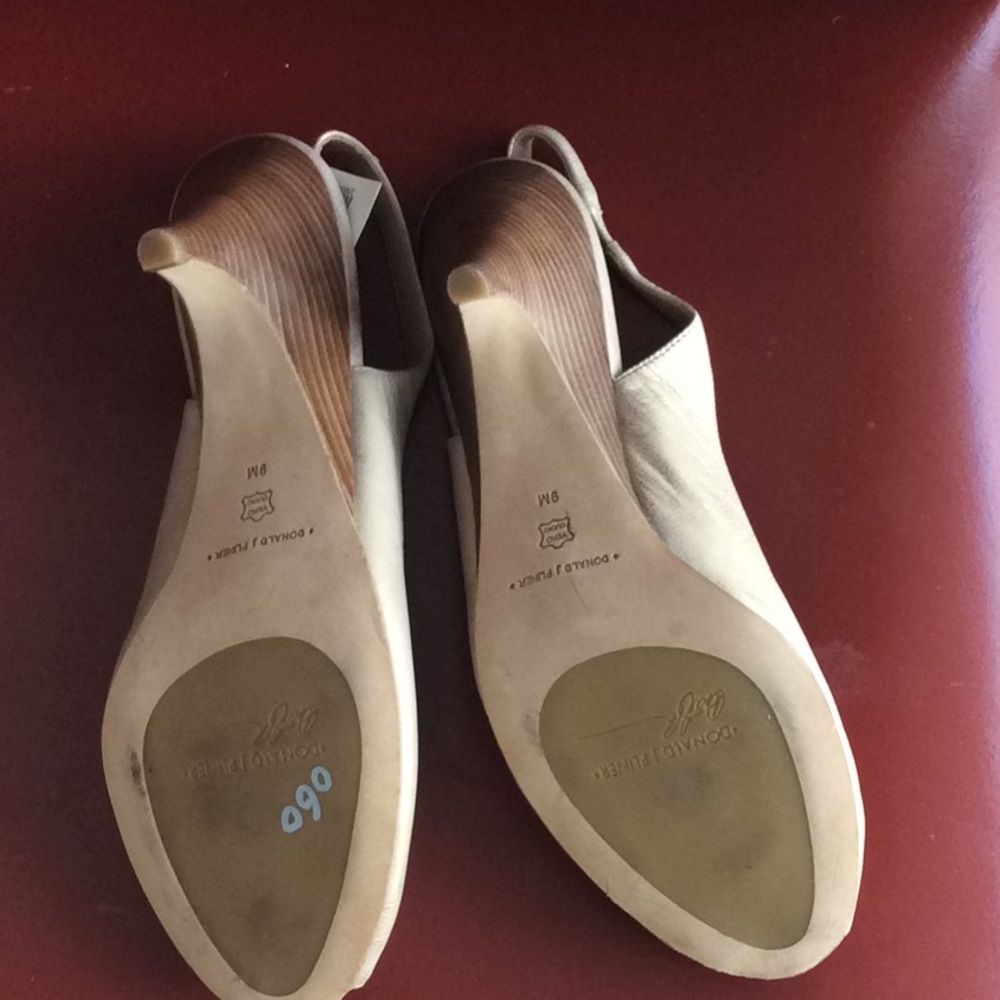 Shoes - Picture 2 of 6